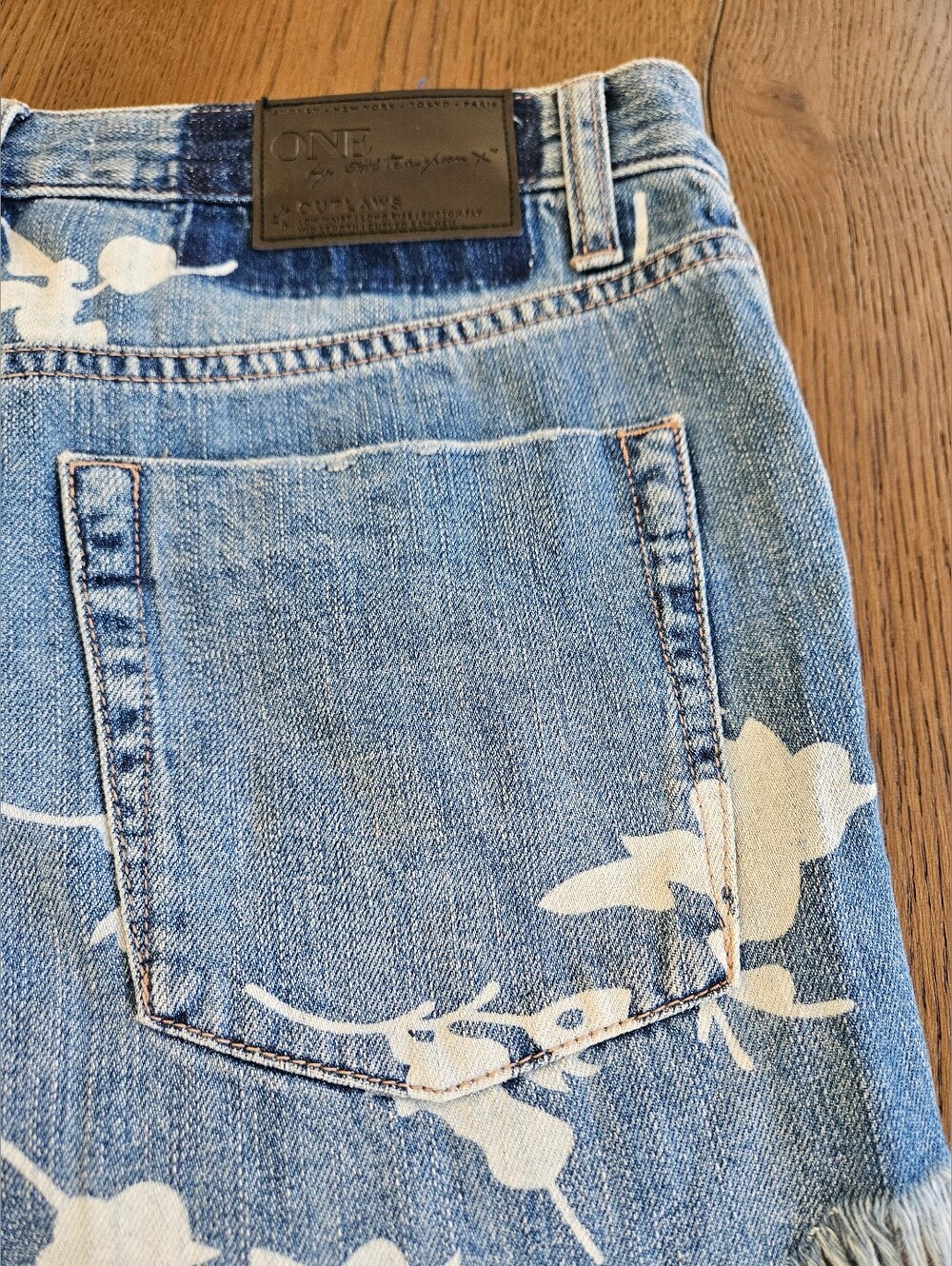 One Teaspoon Blue Floral Frayed Denim Shorts - Picture 6 of 7